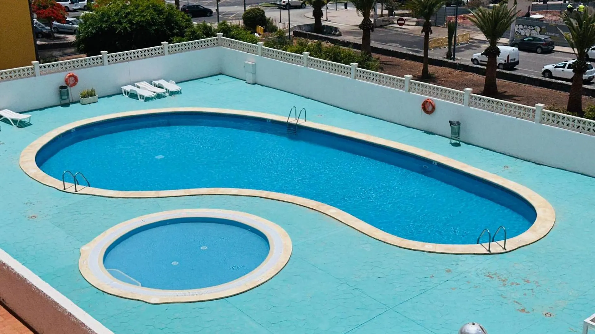 Apartment 3 Bedrooms Los Cristianos Communal Pool Free Wifi