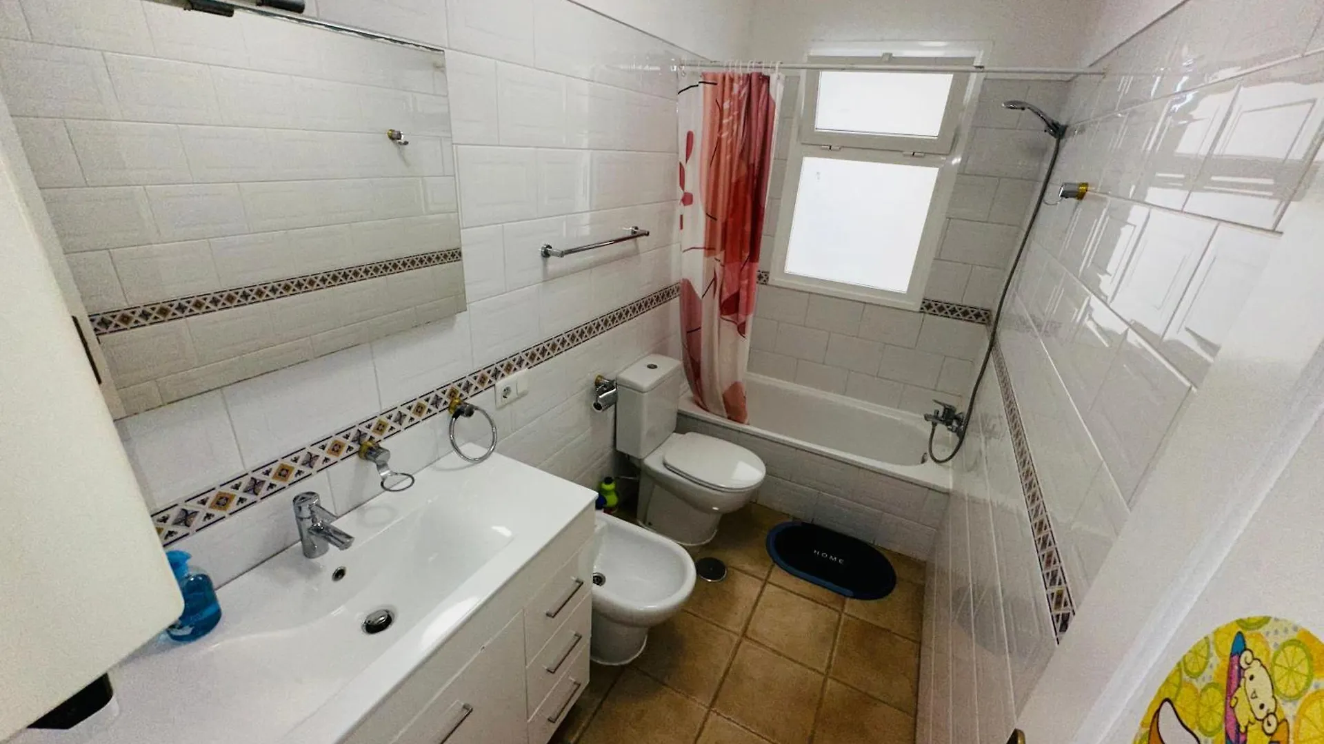 3 Bedrooms Los Cristianos Communal Pool Free Wifi 0*, Los Cristianos (Tenerife)