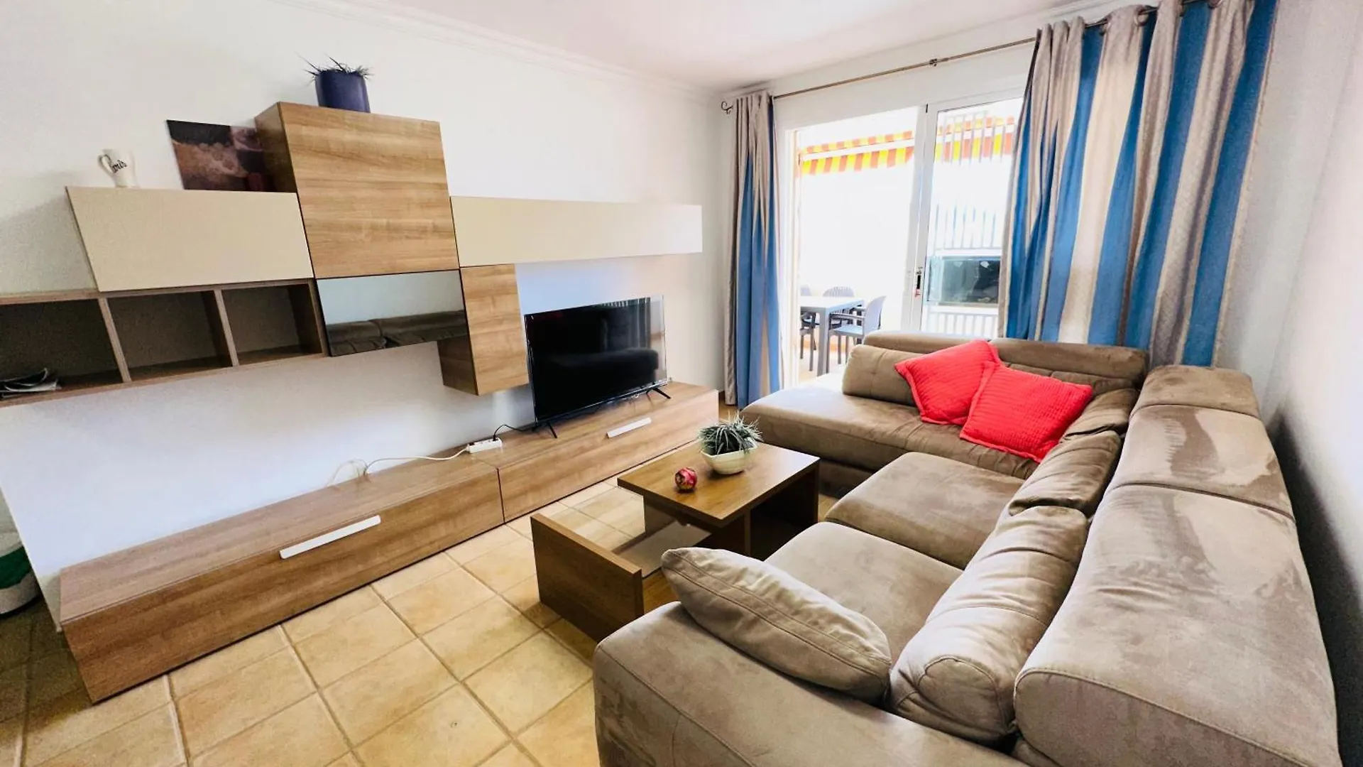 Apartment 3 Bedrooms Los Cristianos Communal Pool Free Wifi